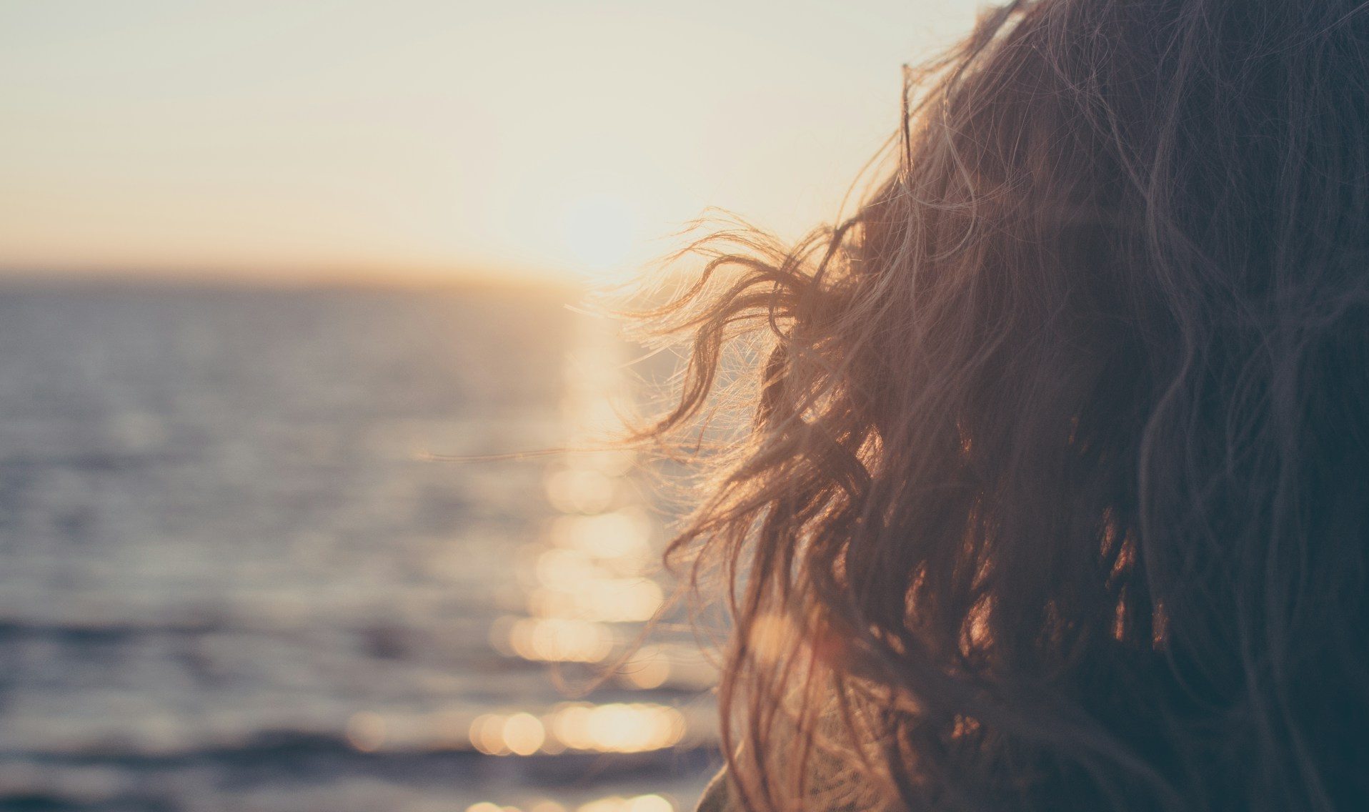 4 tips om je haar te beschermen tegen de zon