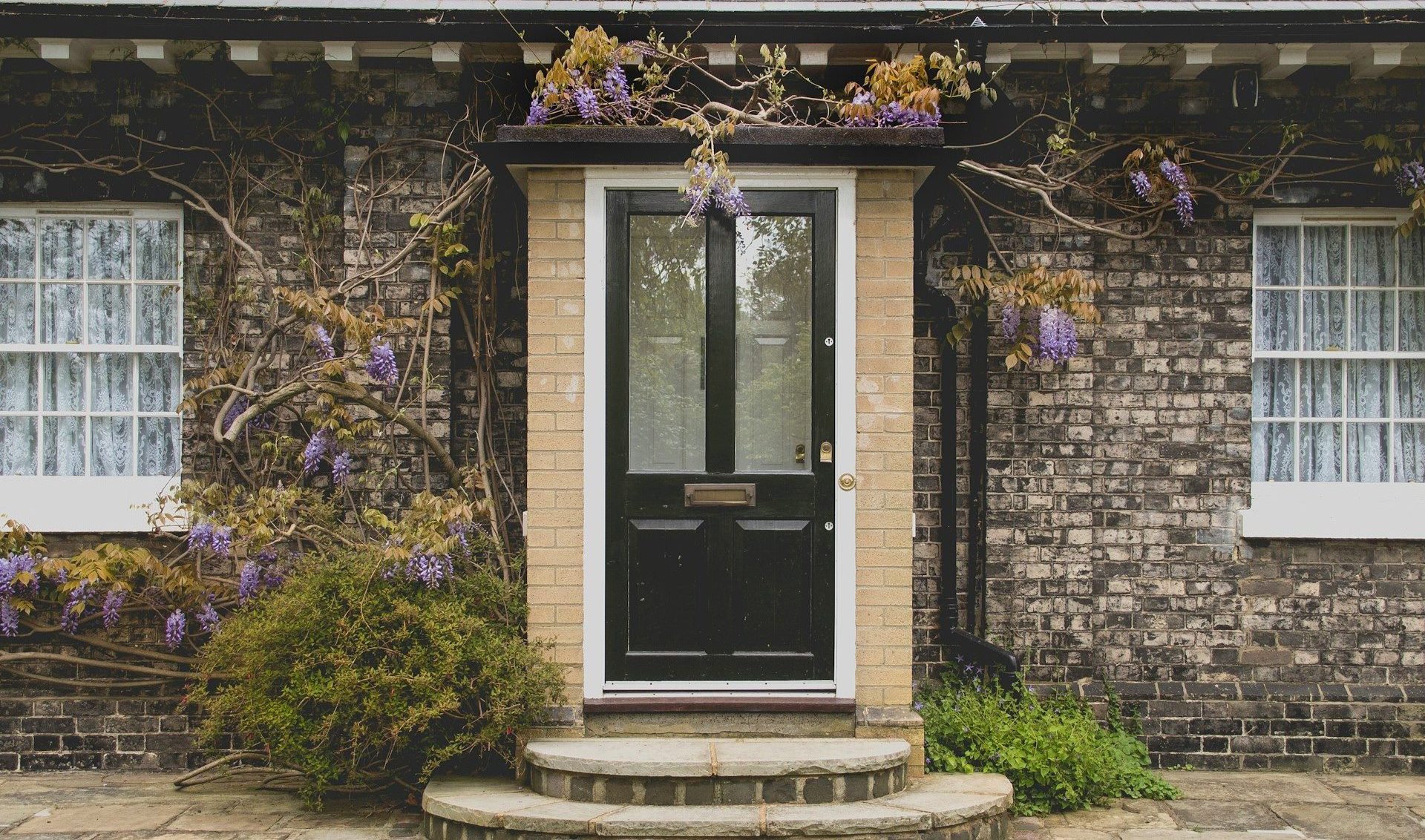 Waar moet ik op letten bij de aanschaf van een nieuwe voordeur?