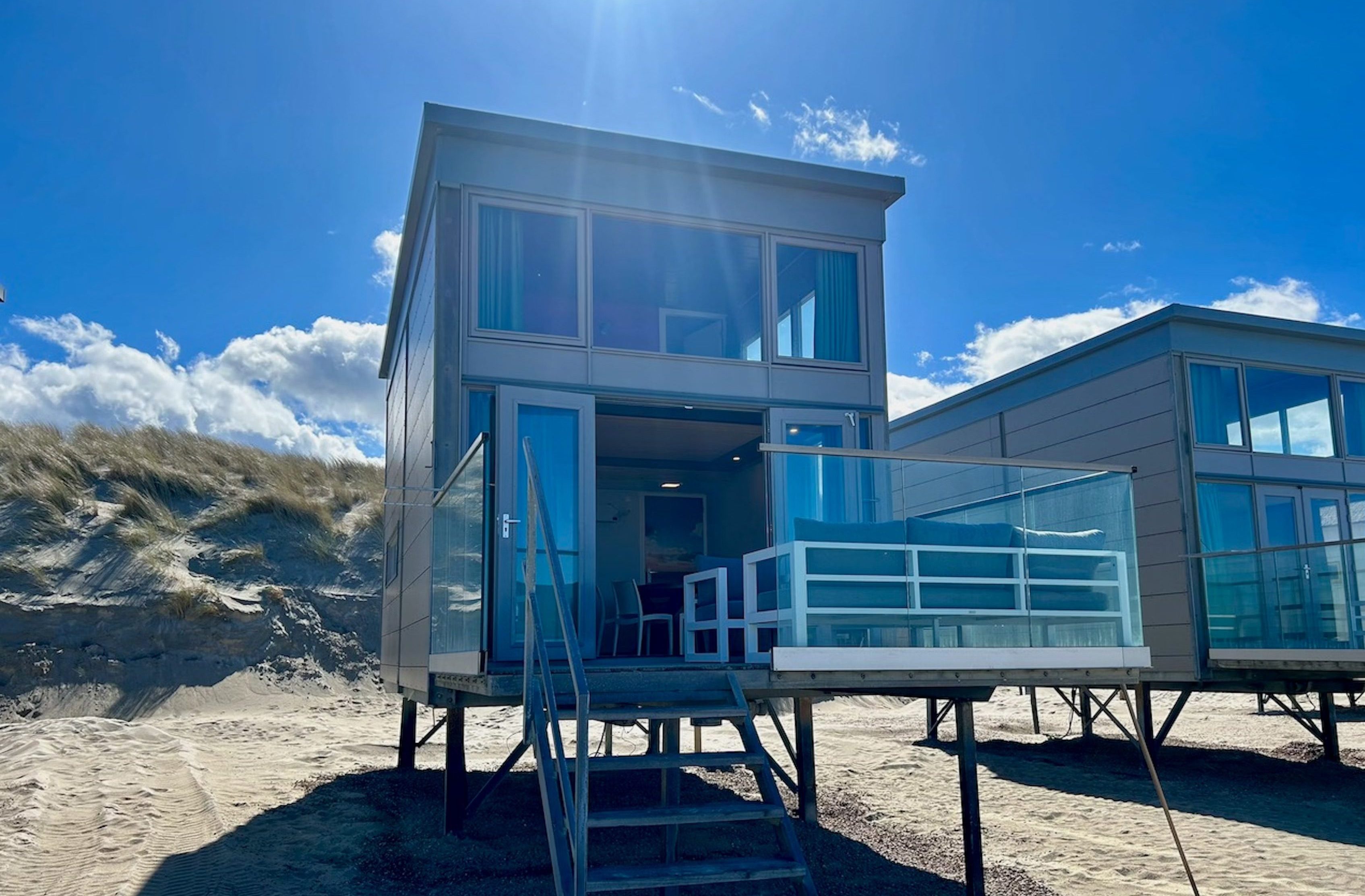 Ontsnap naar de kust: unieke overnachtingsplekken aan zee