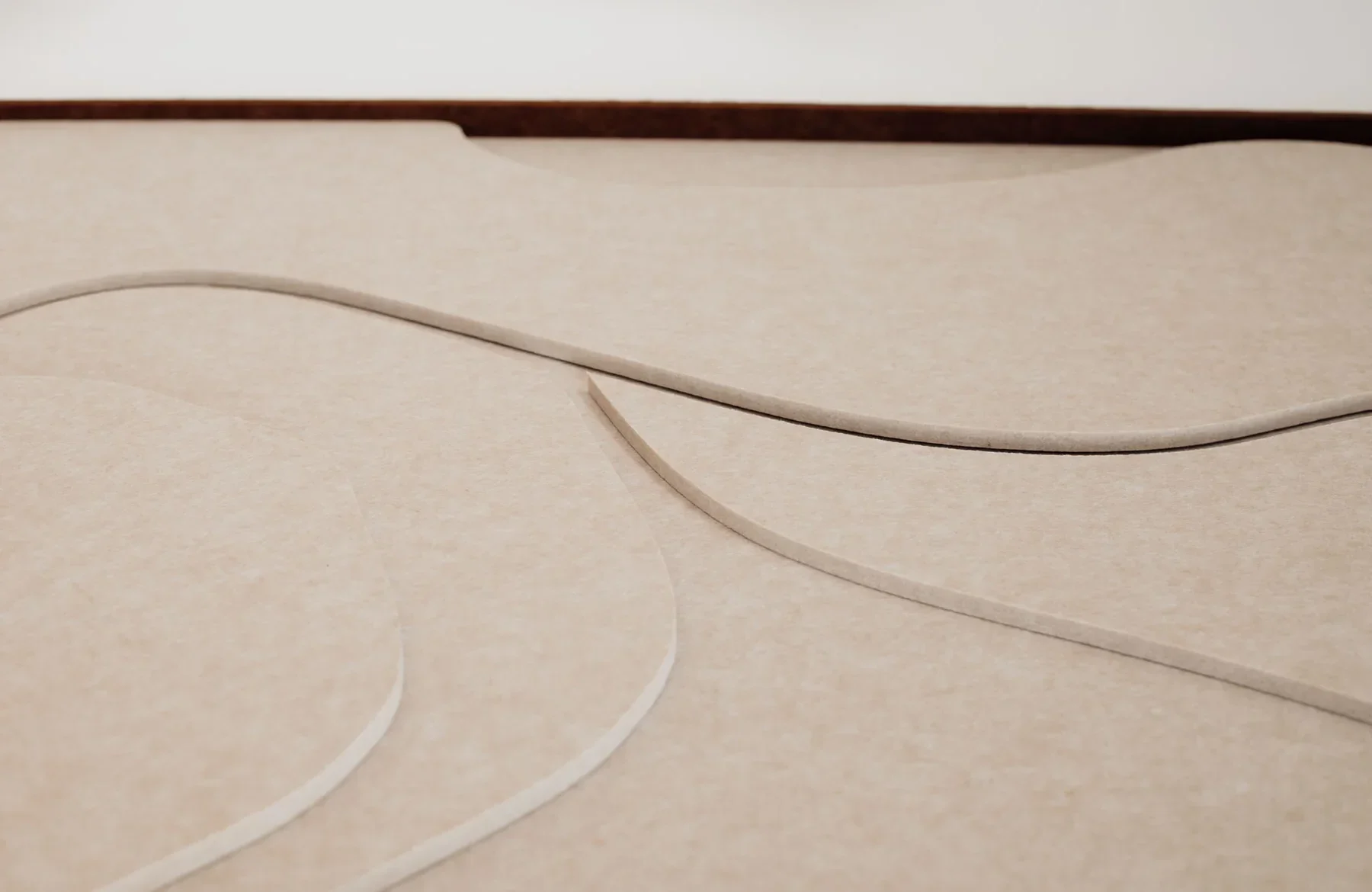 Duurzame handgemaakte kunst voor een betere akoestiek